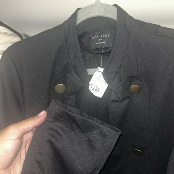 Blazer - Picture 3 of 5